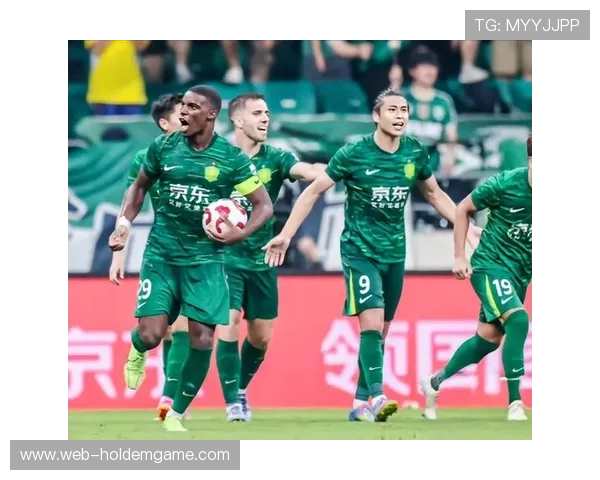 北京国安法比奥·阿布雷乌以28球荣膺2025赛季中超金靴