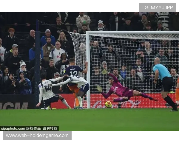 戈登超越阿兰·希勒成为纽卡队史欧冠射手王,单场6射6正进4球 戈登超越阿兰·希勒成为纽卡队史欧冠射手王,单场6射6正进4球